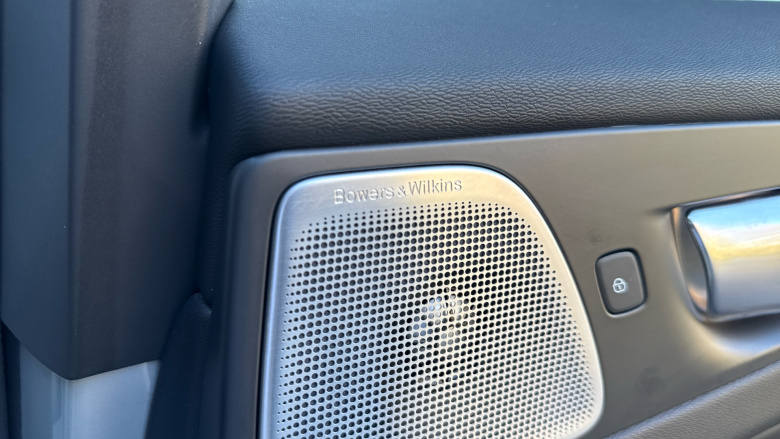 Volvo XC60 2.0 B5P Ultra Dark 5dr AWD Geartronic Petrol Estate